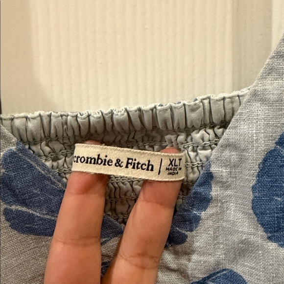 Abercrombie & Fitch size XL TALL blue seashell print - Picture 5 of 6